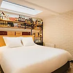 Vintage Shop Style Flat, Austerlitz